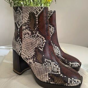 Stylish Snakeskin Ankle Boots Tory Burch